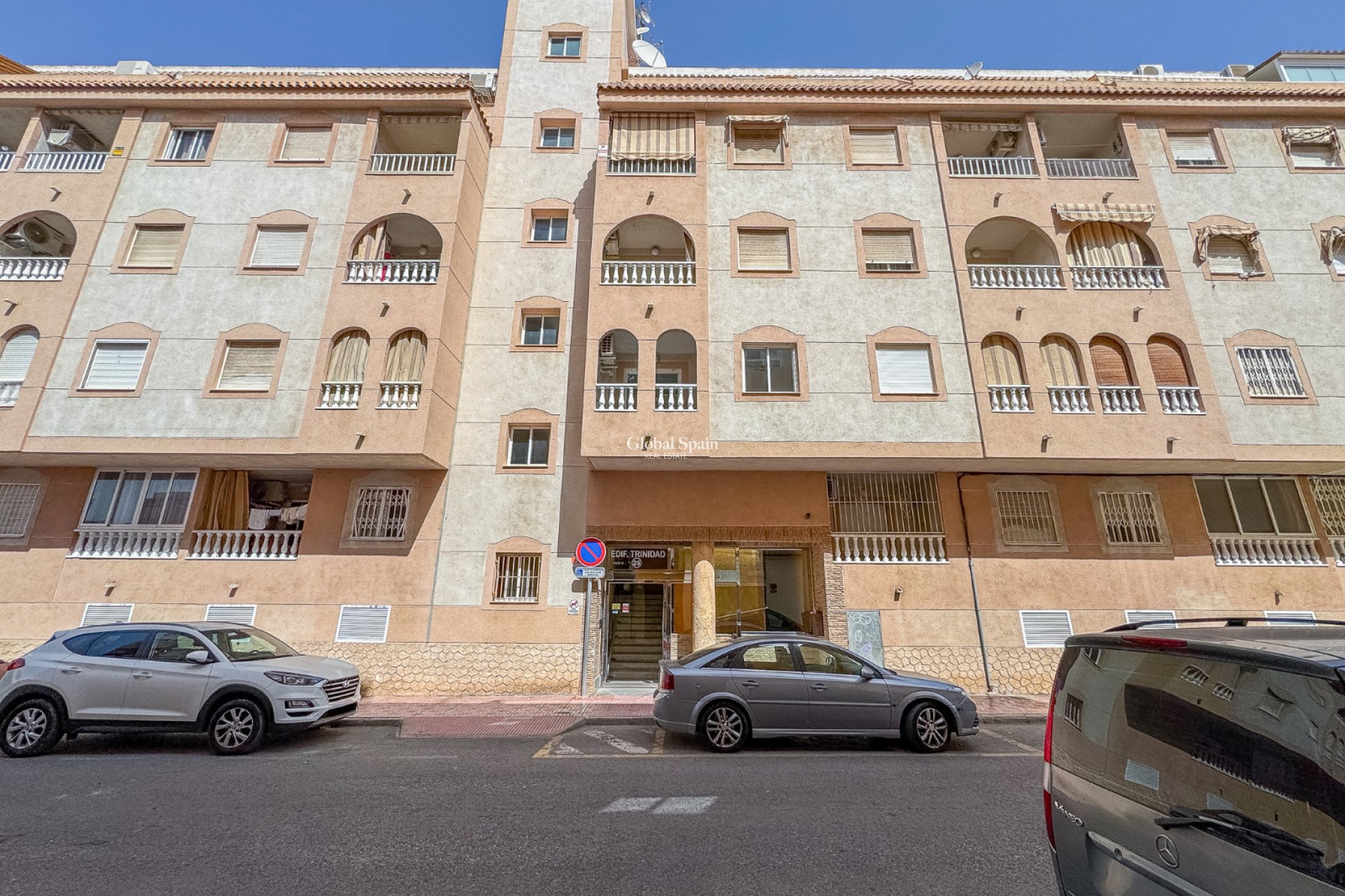 Wederverkoop - APPARTEMENT -
TORREVIEJA - El molino
