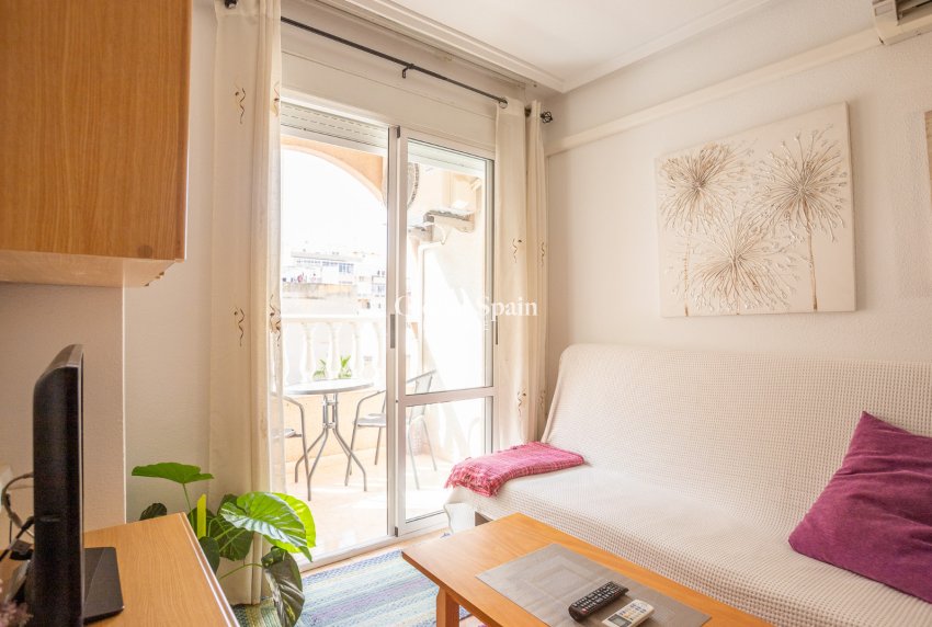 Wederverkoop - APPARTEMENT -
TORREVIEJA - El molino