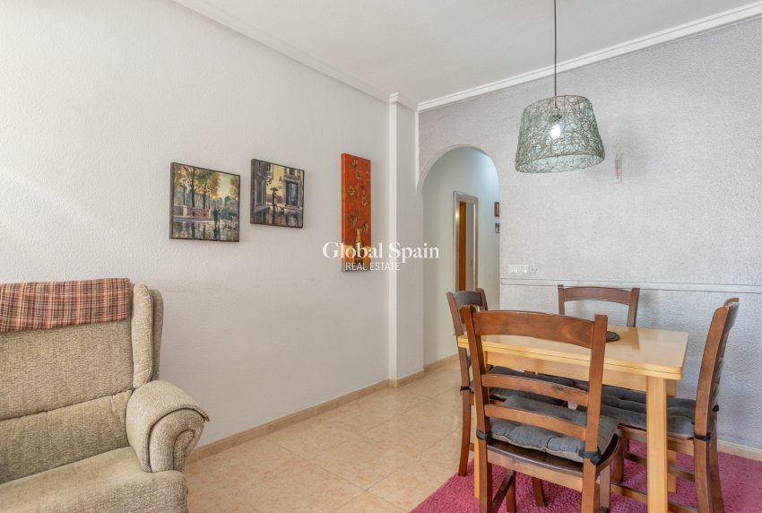 Wederverkoop - APPARTEMENT -
TORREVIEJA - El molino