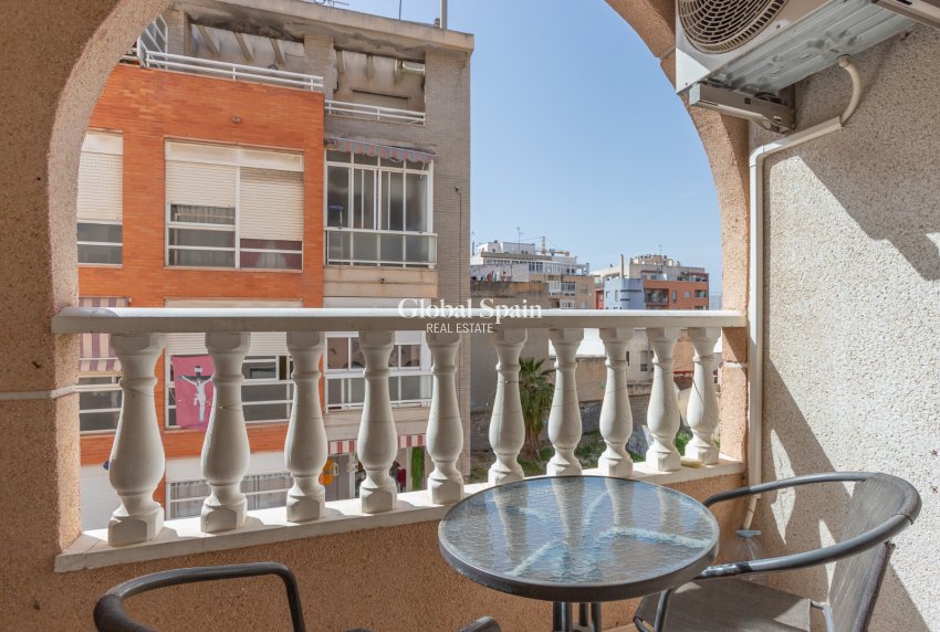 Wederverkoop - APPARTEMENT -
TORREVIEJA - El molino