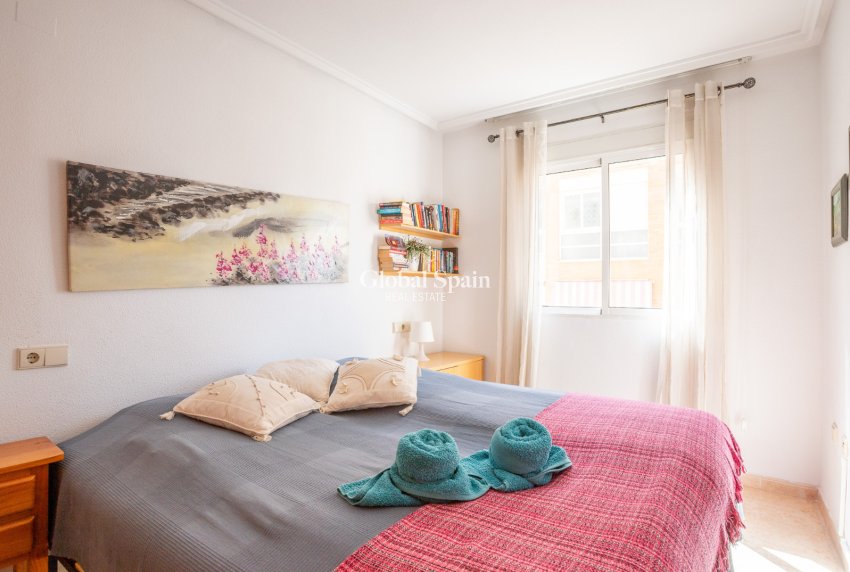 Wederverkoop - APPARTEMENT -
TORREVIEJA - El molino