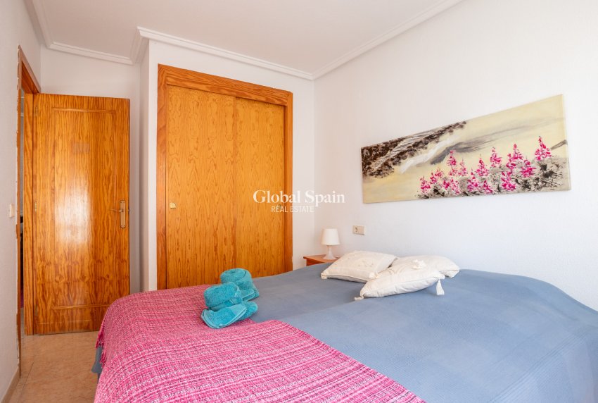Wederverkoop - APPARTEMENT -
TORREVIEJA - El molino
