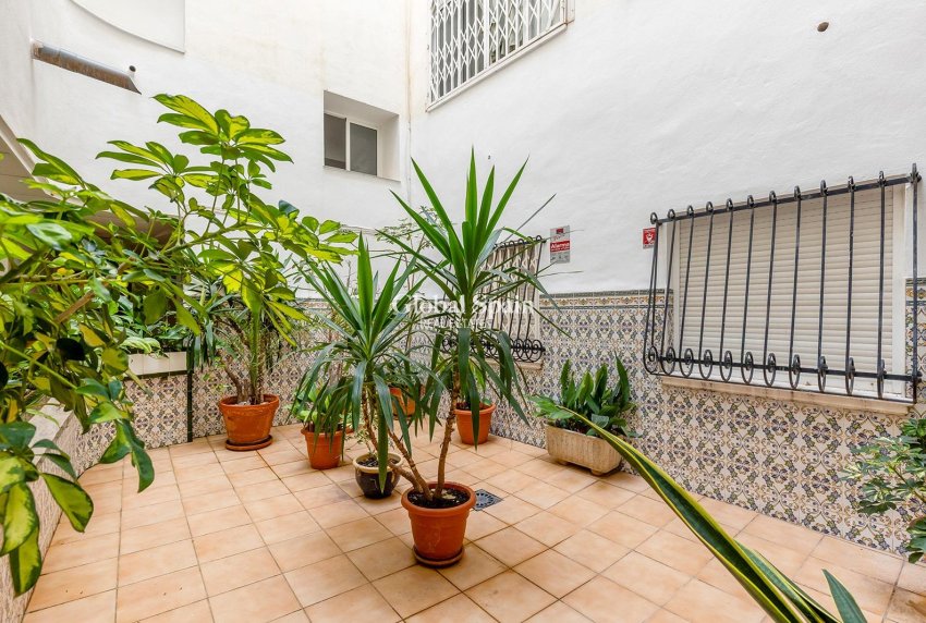 Wederverkoop - Appartement -
TORREVIEJA - Estacion de autobuses