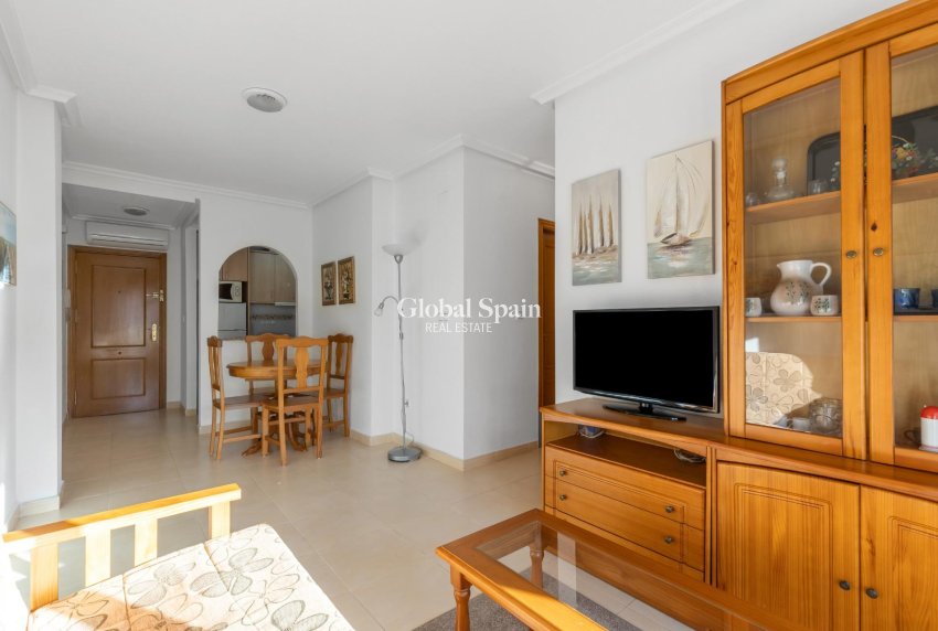 Wederverkoop - Appartement -
TORREVIEJA - Estacion de autobuses