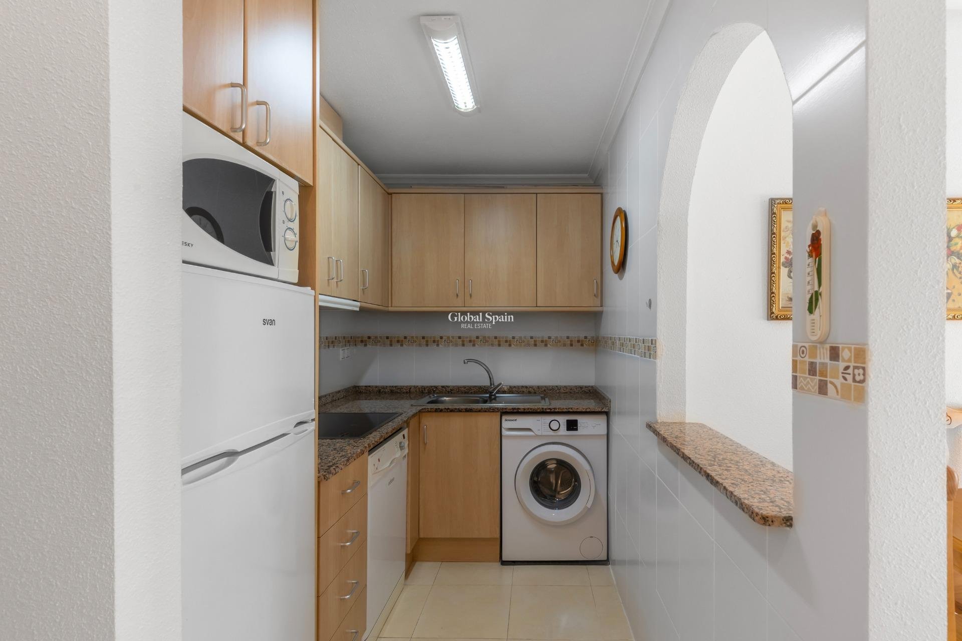 Wederverkoop - Appartement -
TORREVIEJA - Estacion de autobuses