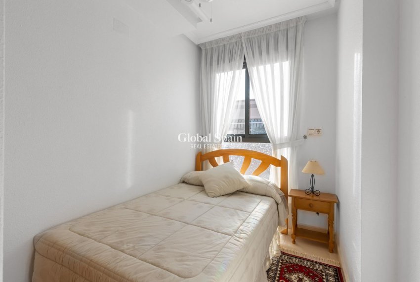 Wederverkoop - Appartement -
TORREVIEJA - Estacion de autobuses