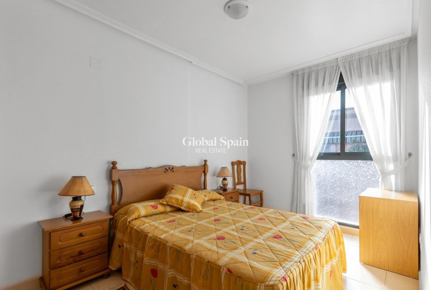 Wederverkoop - Appartement -
TORREVIEJA - Estacion de autobuses