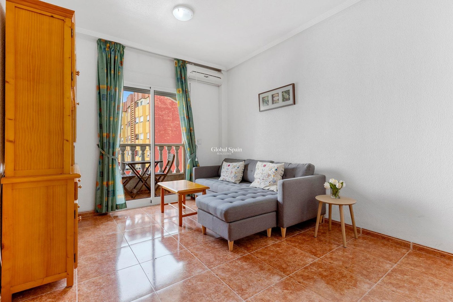 Wederverkoop - APPARTEMENT -
TORREVIEJA - Estacion de autobuses