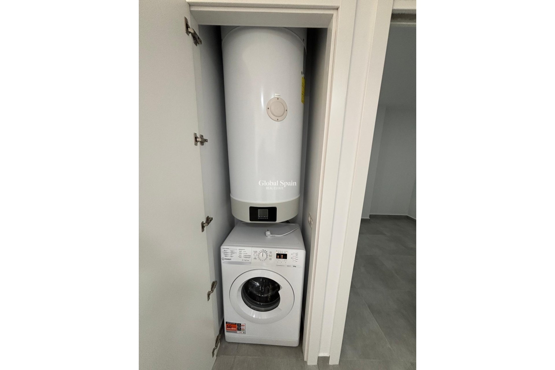 Wederverkoop - APPARTEMENT -
TORREVIEJA - Estacion de autobuses