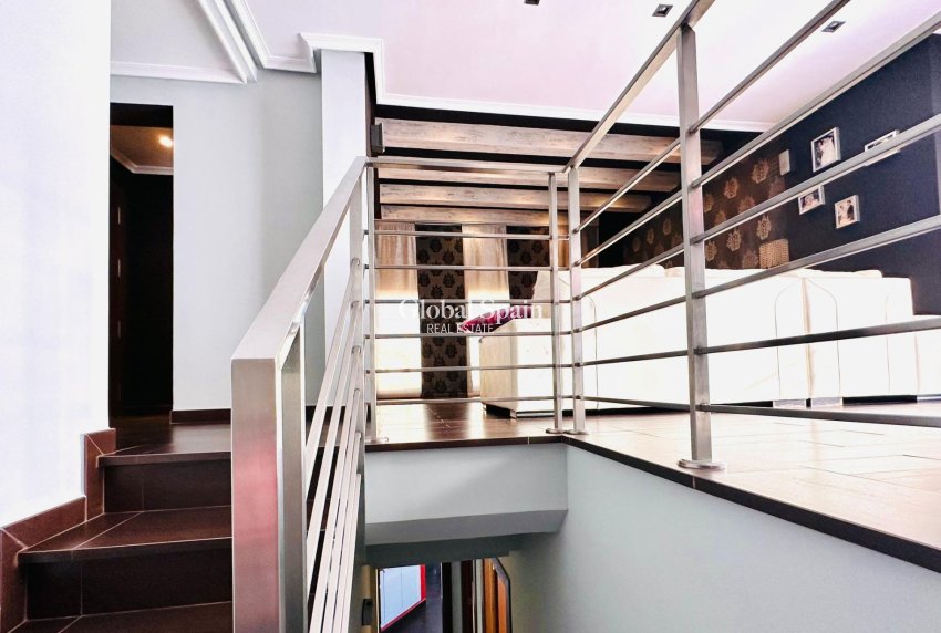 Wederverkoop - APPARTEMENT -
TORREVIEJA - Estacion de autobuses