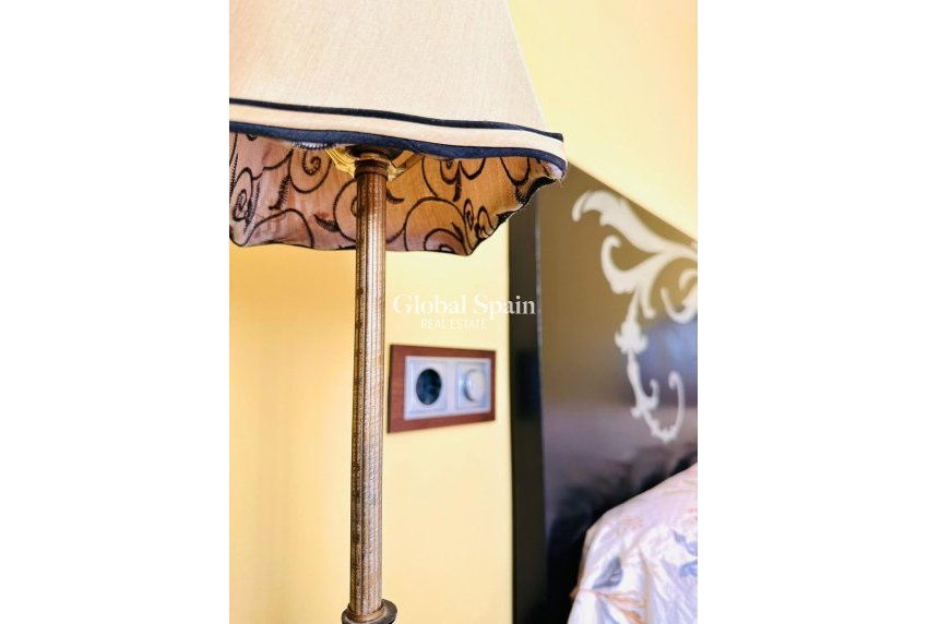 Wederverkoop - APPARTEMENT -
TORREVIEJA - Estacion de autobuses