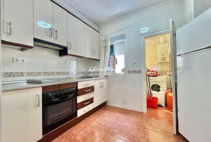 Wederverkoop - APPARTEMENT -
TORREVIEJA - Estacion de autobuses