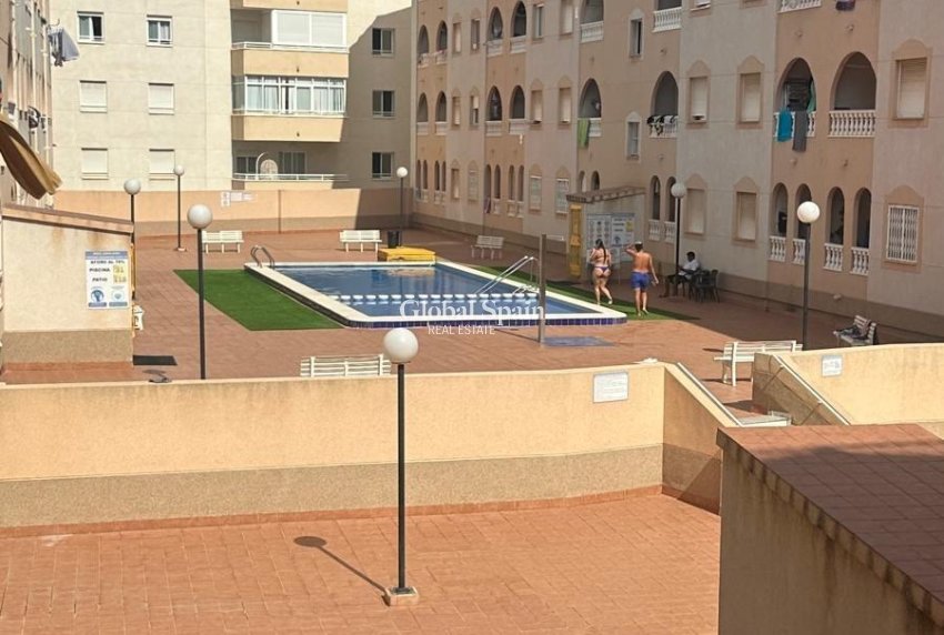 Wederverkoop - APPARTEMENT -
TORREVIEJA - Estacion de autobuses