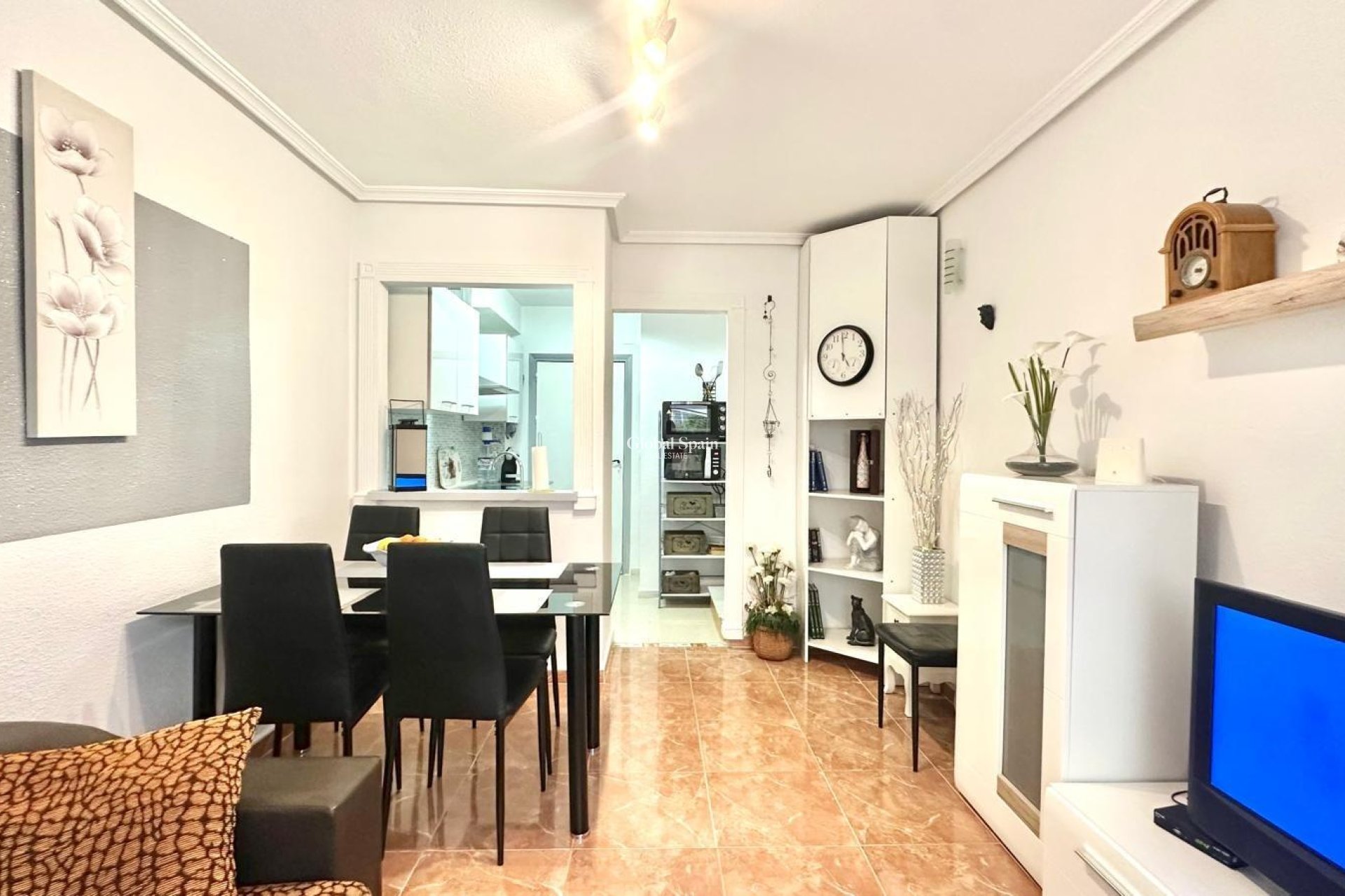 Wederverkoop - APPARTEMENT -
TORREVIEJA - Estacion de autobuses