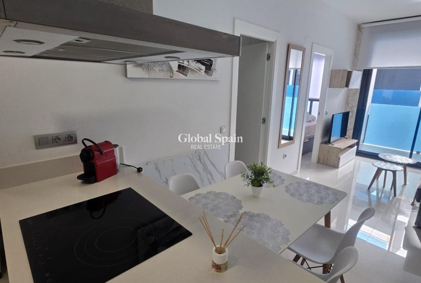 Wederverkoop - APPARTEMENT -
TORREVIEJA - Estacion de autobuses