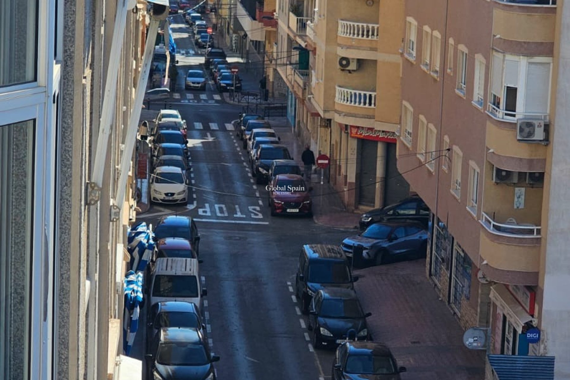 Wederverkoop - APPARTEMENT -
TORREVIEJA - Estacion de autobuses