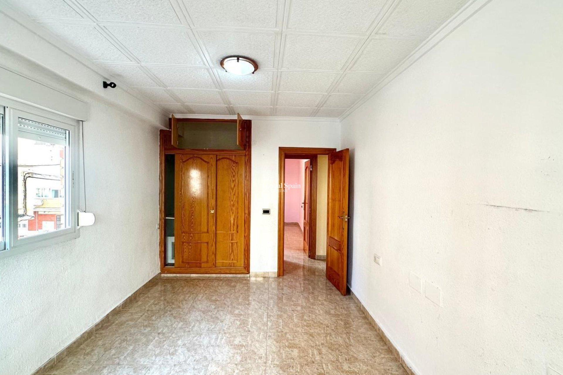 Wederverkoop - APPARTEMENT -
TORREVIEJA - Estacion de autobuses