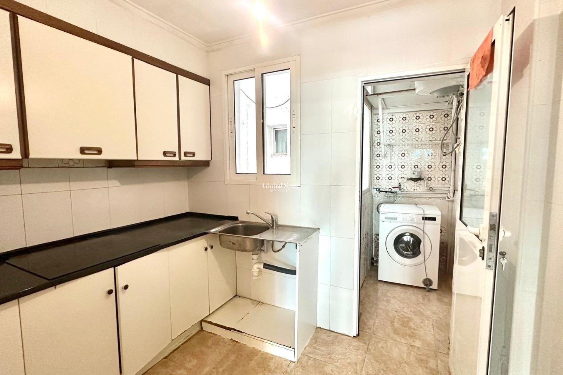 Wederverkoop - APPARTEMENT -
TORREVIEJA - Estacion de autobuses