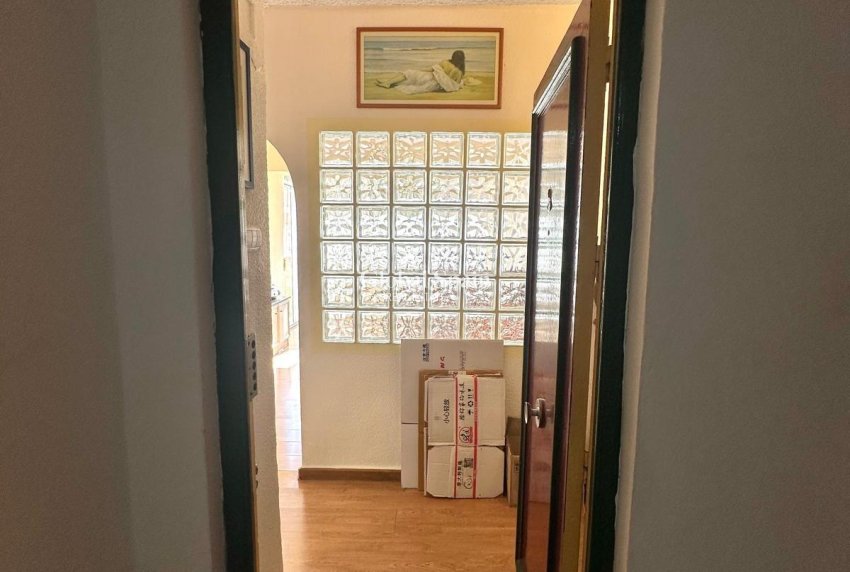 Wederverkoop - APPARTEMENT -
TORREVIEJA - Estacion de autobuses