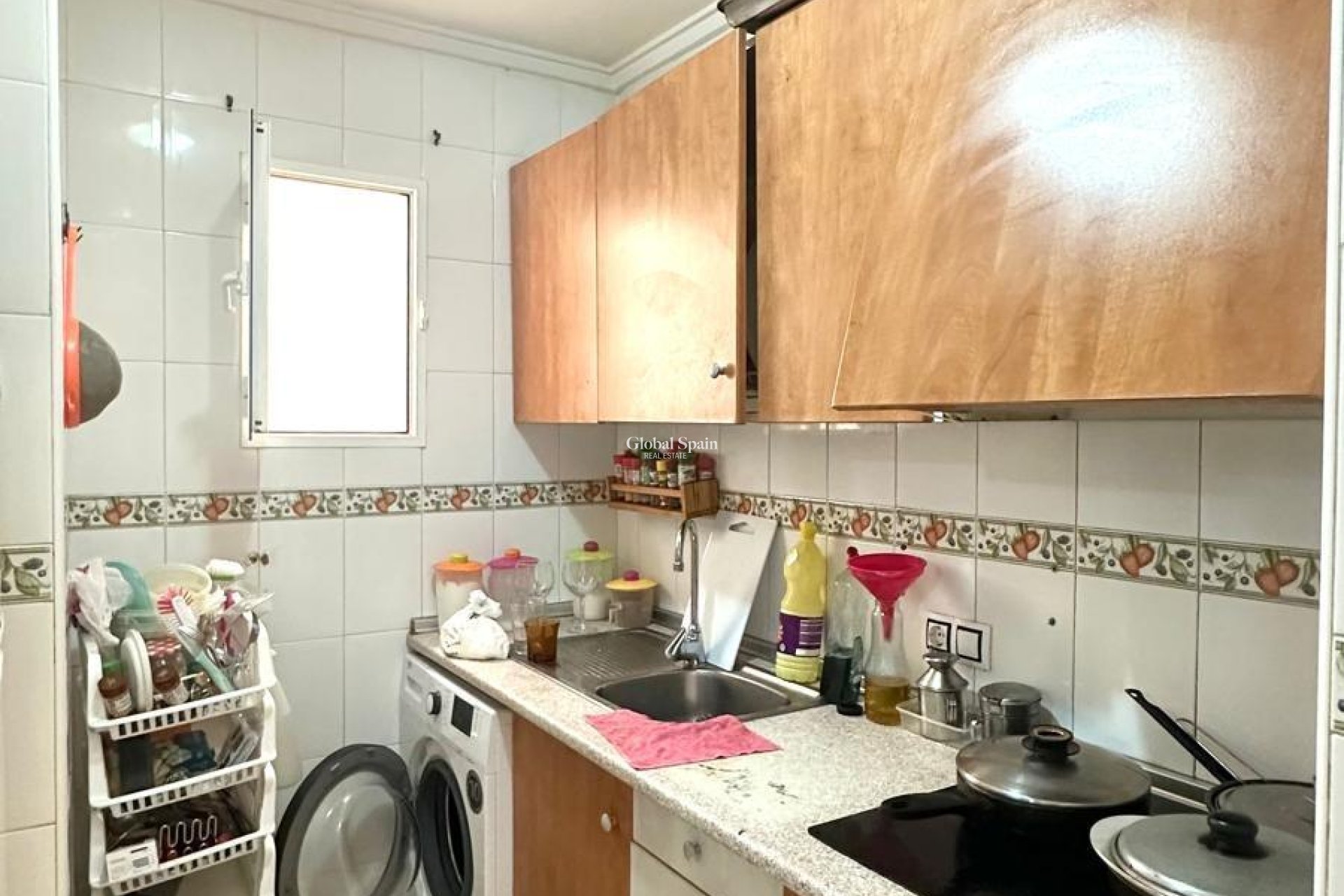 Wederverkoop - APPARTEMENT -
TORREVIEJA - Estacion de autobuses