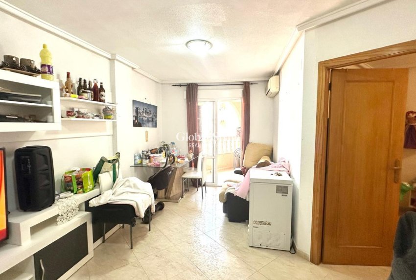Wederverkoop - APPARTEMENT -
TORREVIEJA - Estacion de autobuses