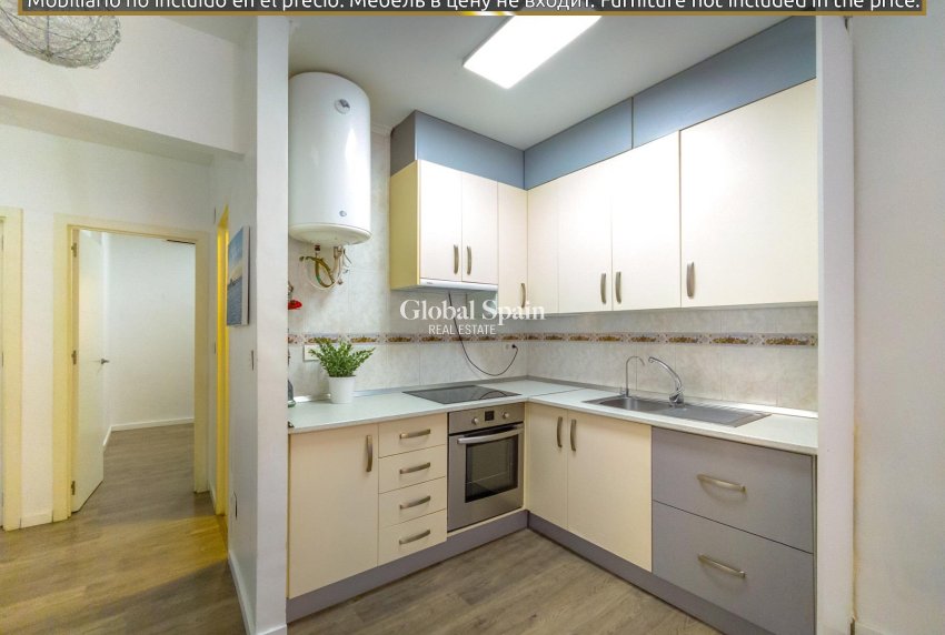 Wederverkoop - APPARTEMENT -
TORREVIEJA - Estacion de autobuses