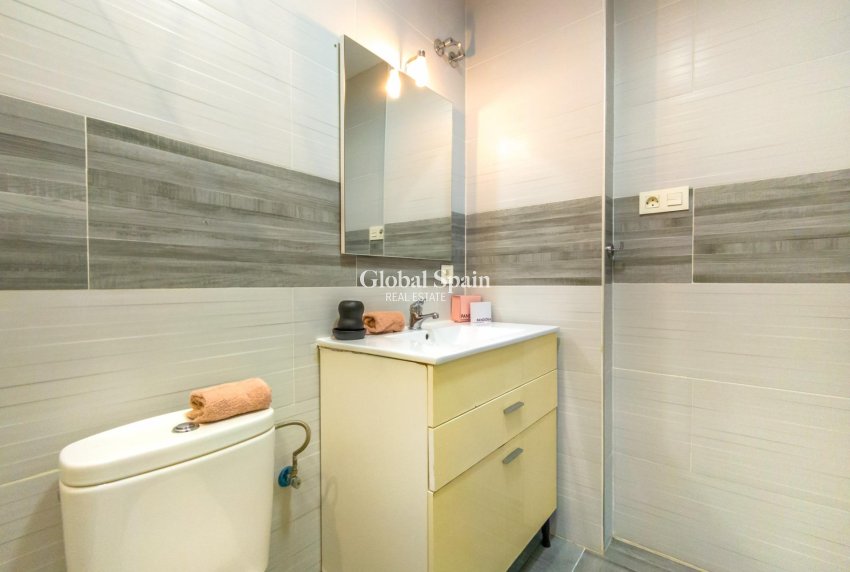 Wederverkoop - APPARTEMENT -
TORREVIEJA - Estacion de autobuses