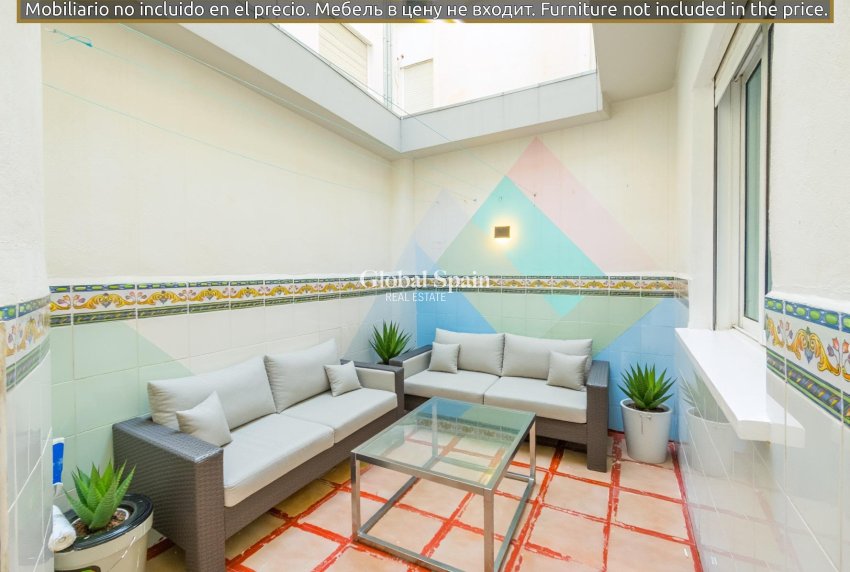 Wederverkoop - APPARTEMENT -
TORREVIEJA - Estacion de autobuses