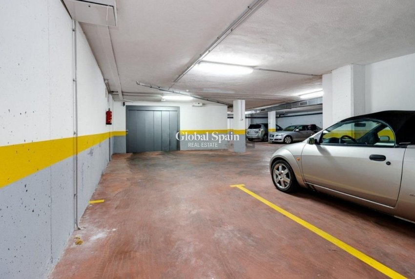 Wederverkoop - APPARTEMENT -
TORREVIEJA - Estacion de autobuses