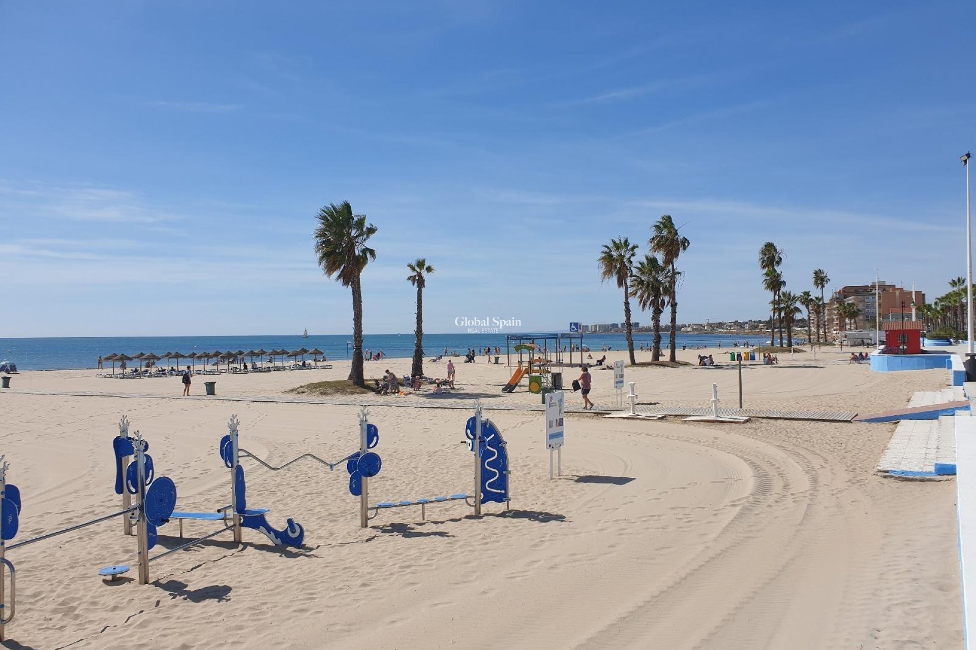 Wederverkoop - APPARTEMENT -
TORREVIEJA - Estacion de autobuses