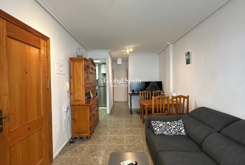 Wederverkoop - APPARTEMENT -
TORREVIEJA - Estacion de autobuses