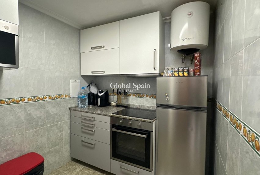 Wederverkoop - APPARTEMENT -
TORREVIEJA - Estacion de autobuses