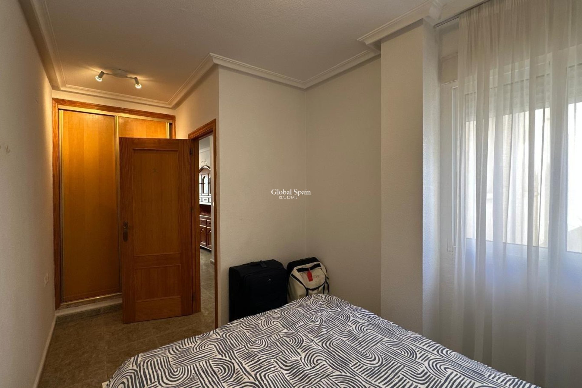 Wederverkoop - APPARTEMENT -
TORREVIEJA - Estacion de autobuses