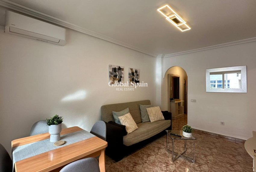 Wederverkoop - APPARTEMENT -
TORREVIEJA - Estacion de autobuses