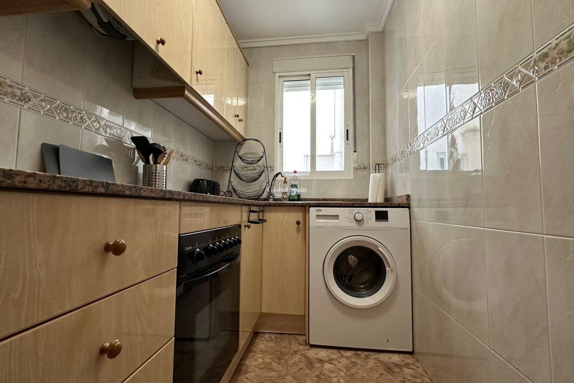 Wederverkoop - APPARTEMENT -
TORREVIEJA - Estacion de autobuses