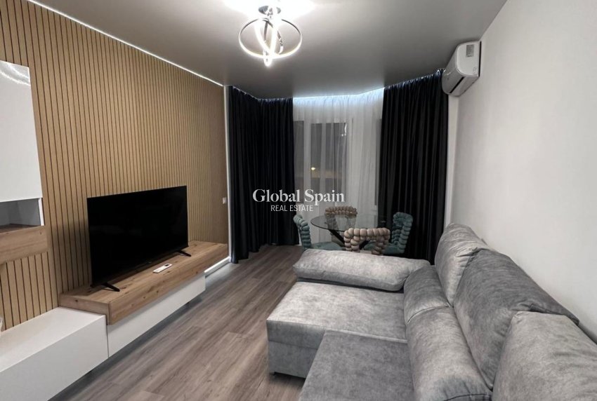 Wederverkoop - APPARTEMENT -
TORREVIEJA - Estacion de autobuses