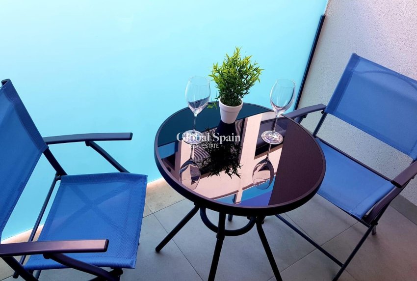 Wederverkoop - APPARTEMENT -
TORREVIEJA - Estacion de autobuses