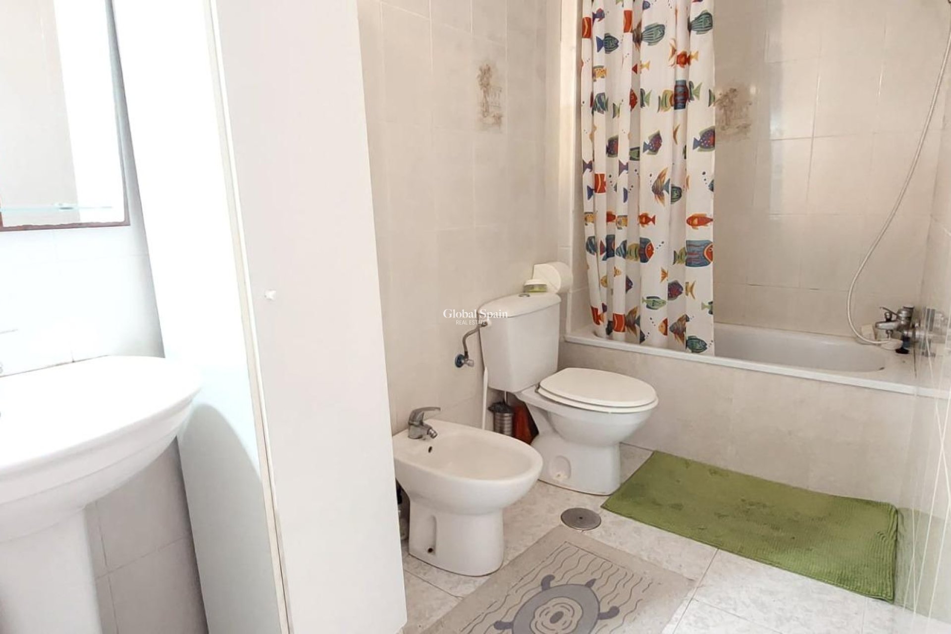 Wederverkoop - APPARTEMENT -
TORREVIEJA - Estacion de autobuses