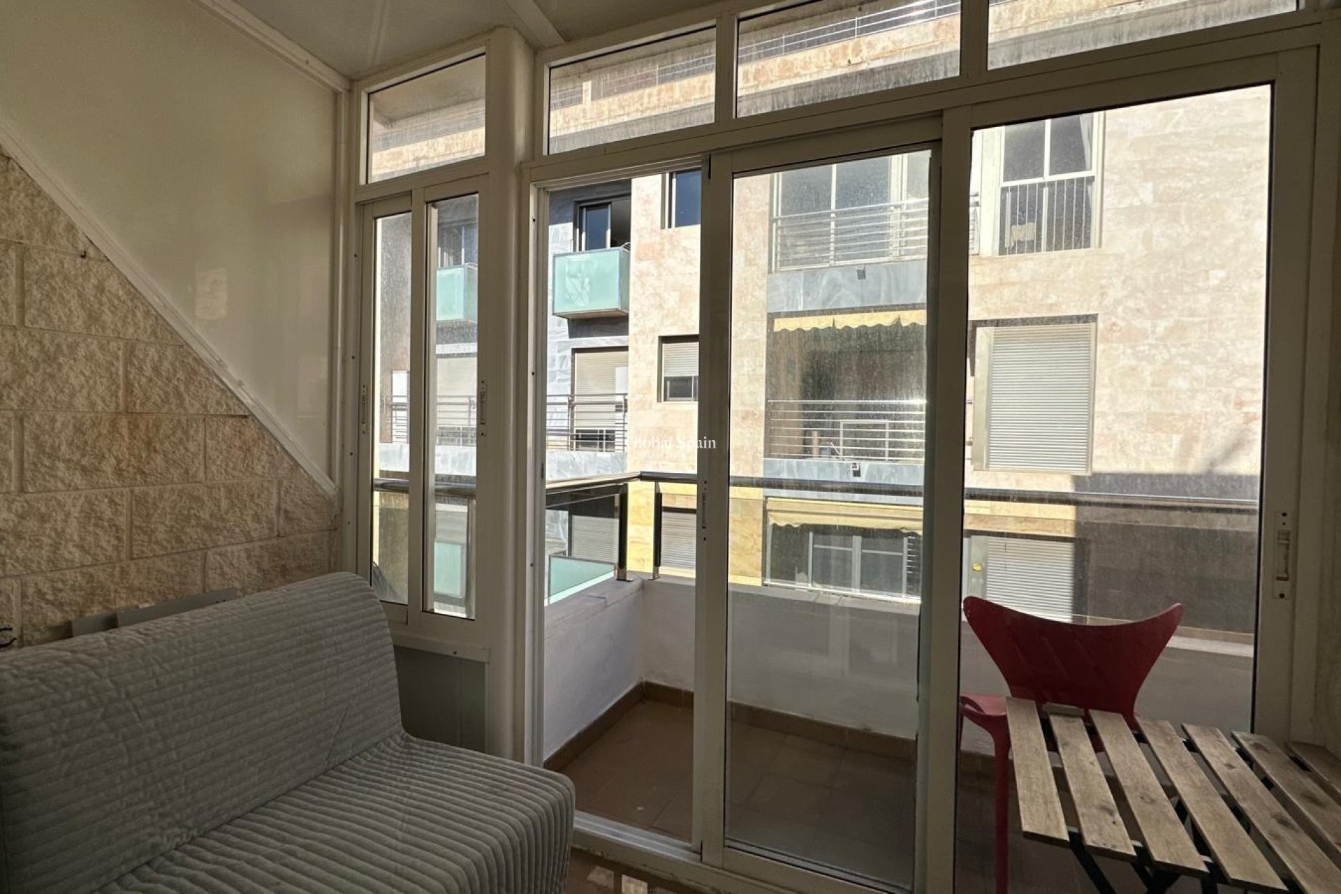 Wederverkoop - APPARTEMENT -
TORREVIEJA - Estacion de autobuses