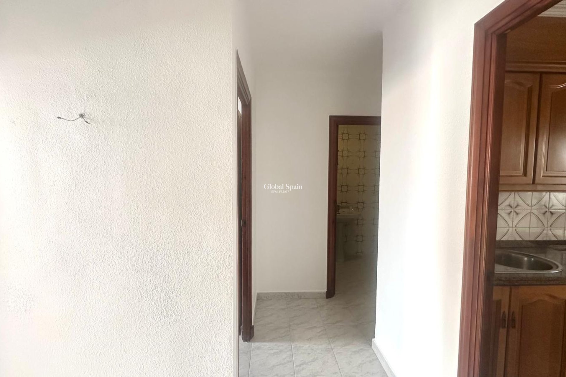 Wederverkoop - APPARTEMENT -
TORREVIEJA - Estacion de autobuses