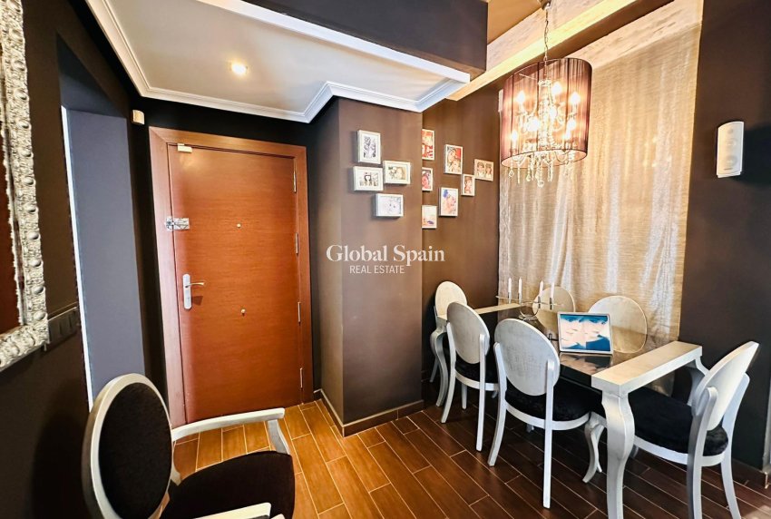 Wederverkoop - APPARTEMENT -
TORREVIEJA - Estacion de autobuses