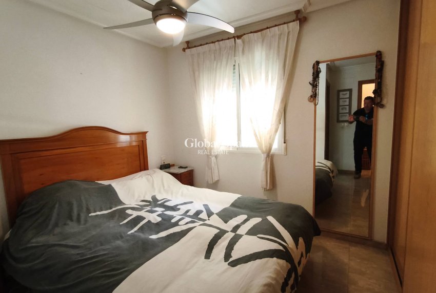 Wederverkoop - APPARTEMENT -
TORREVIEJA - Estacion de autobuses