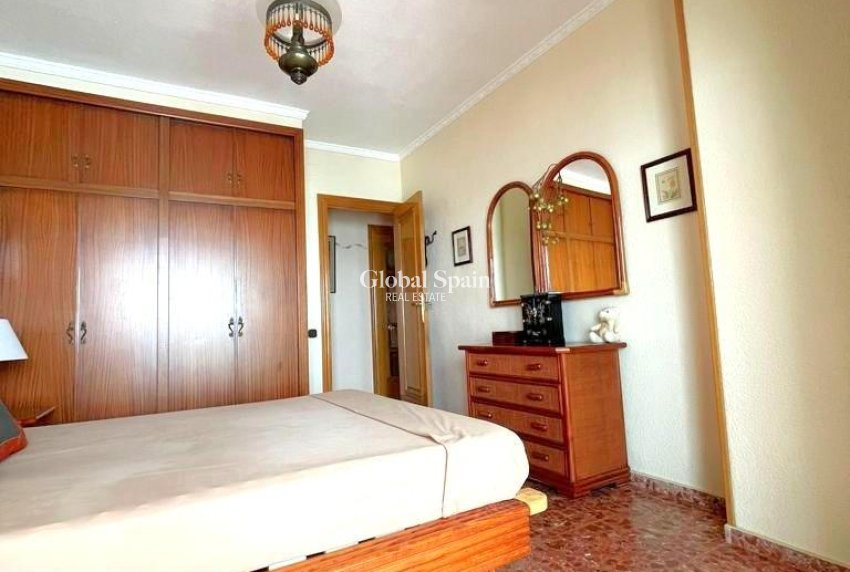 Wederverkoop - APPARTEMENT -
TORREVIEJA - Estacion de autobuses