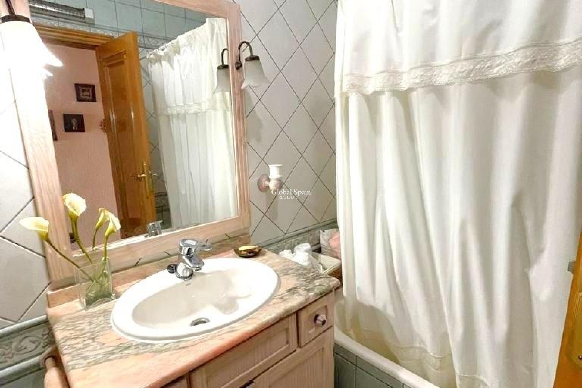 Wederverkoop - APPARTEMENT -
TORREVIEJA - Estacion de autobuses