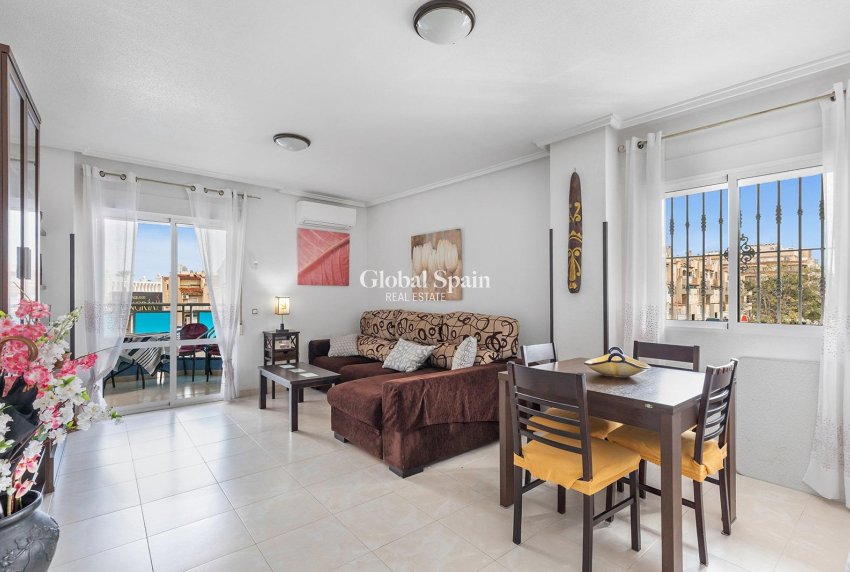 Wederverkoop - APPARTEMENT -
TORREVIEJA - Estacion de autobuses