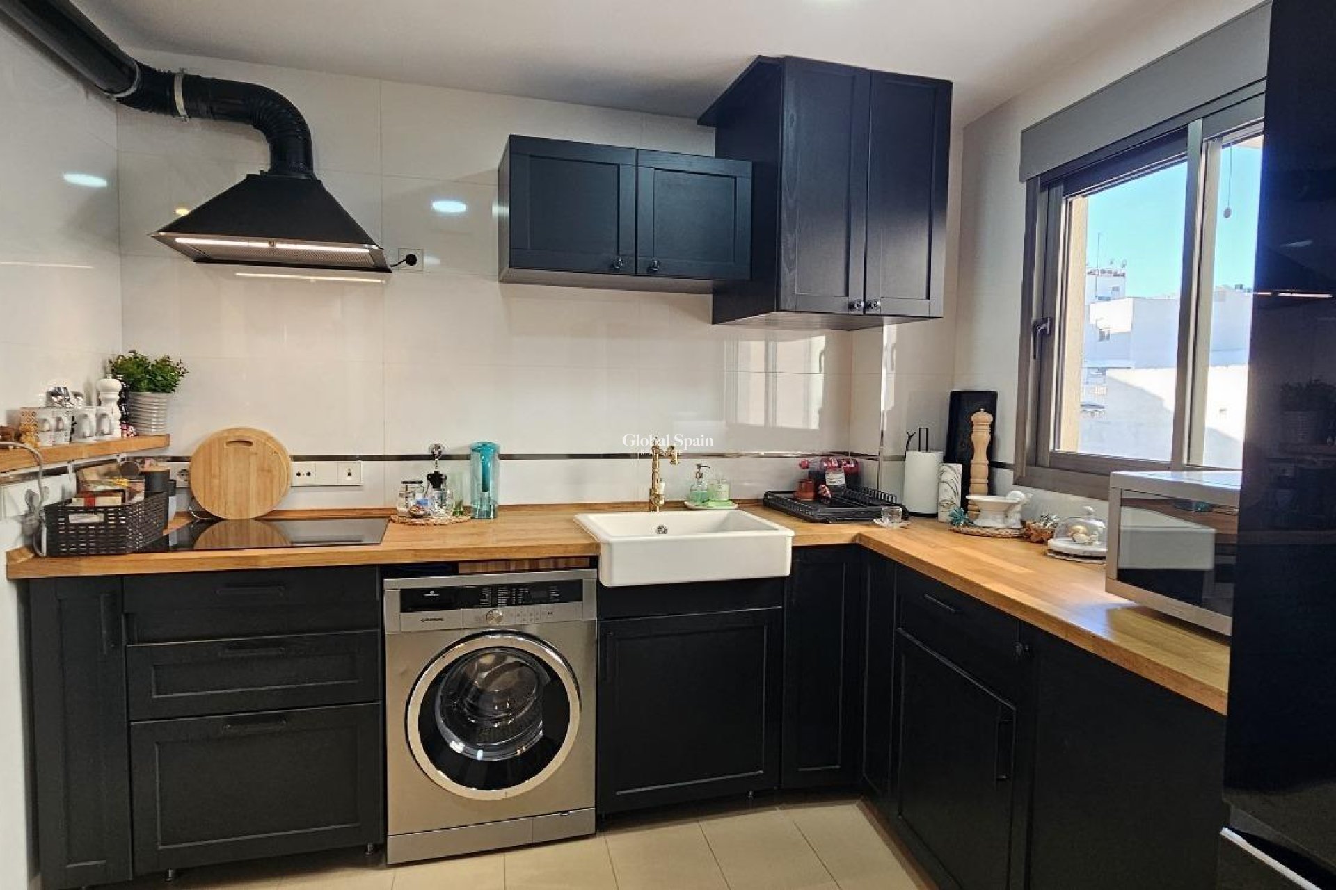 Wederverkoop - APPARTEMENT -
TORREVIEJA - Estacion de autobuses