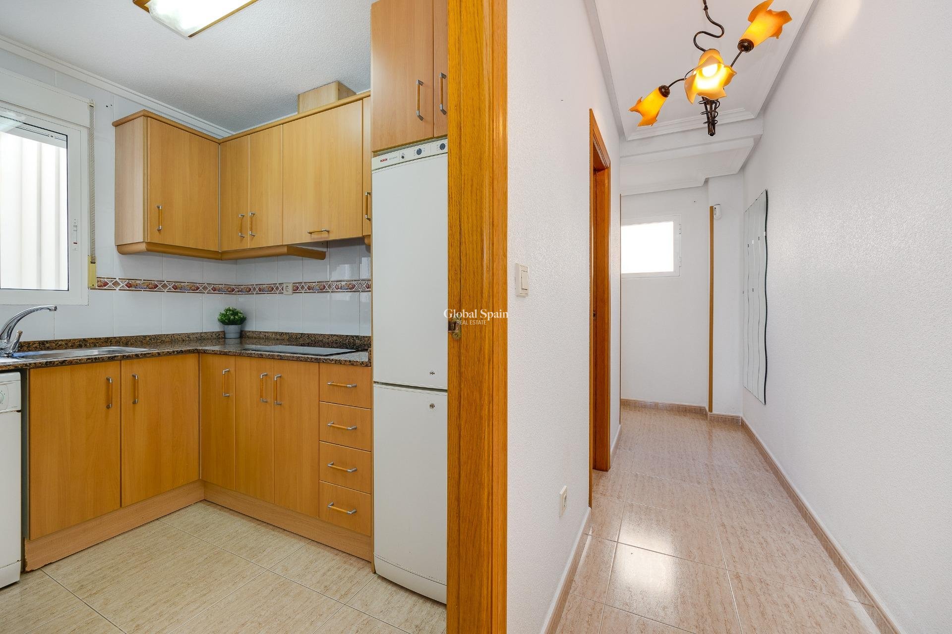 Wederverkoop - APPARTEMENT -
TORREVIEJA - Estacion de autobuses