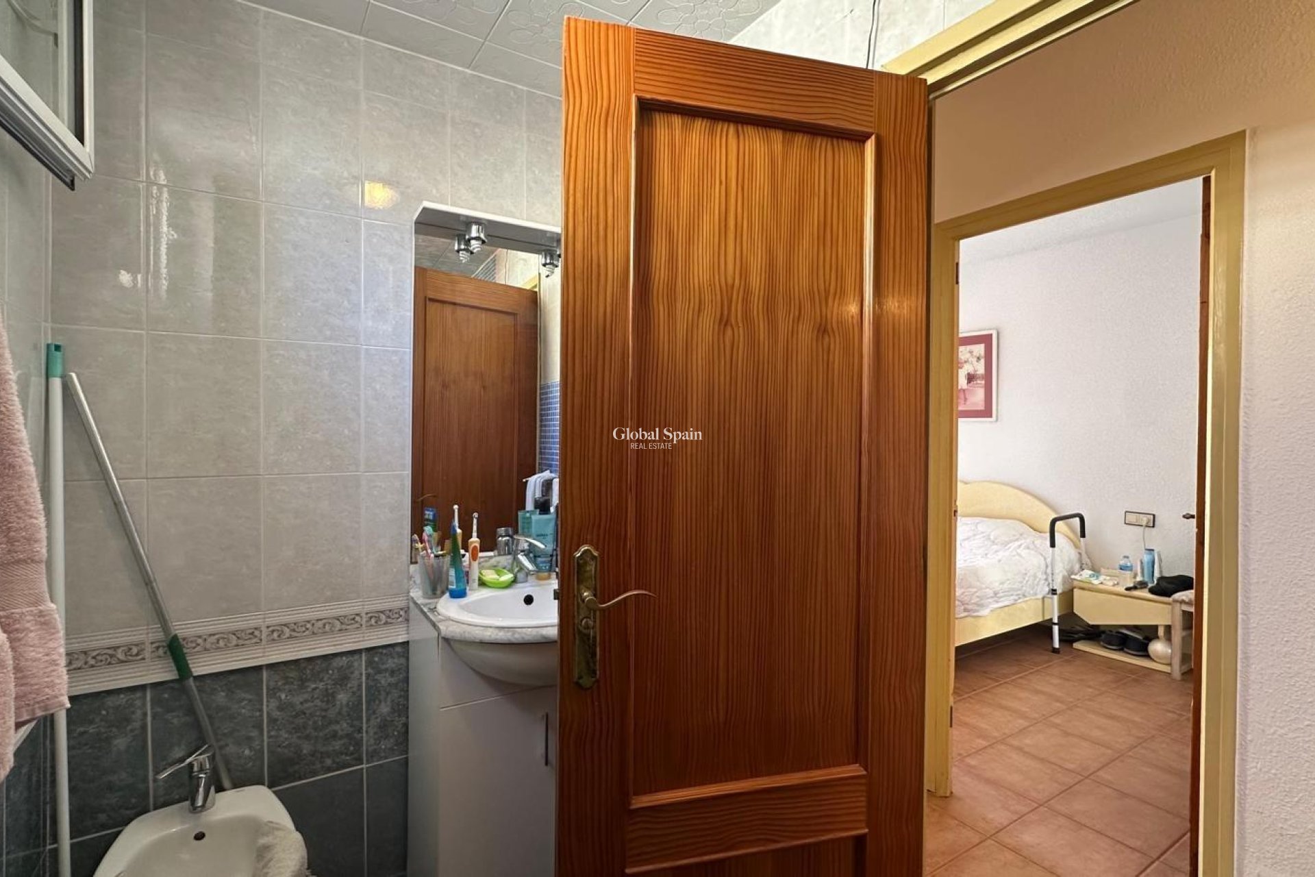 Wederverkoop - APPARTEMENT -
TORREVIEJA - Estacion de autobuses