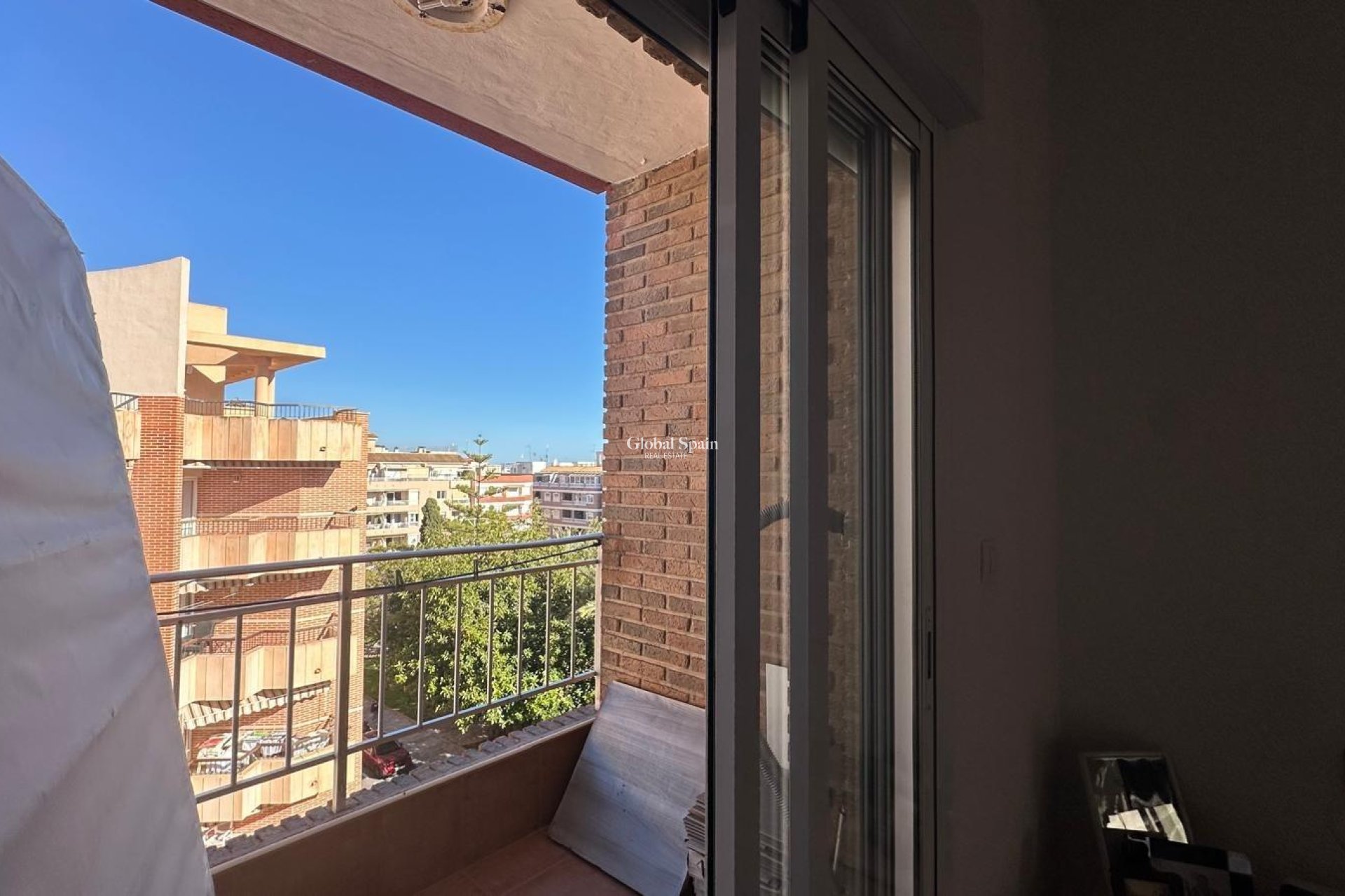 Wederverkoop - APPARTEMENT -
TORREVIEJA - Estacion de autobuses