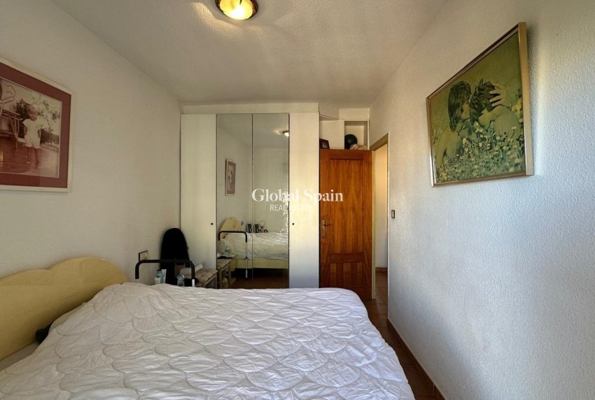 Wederverkoop - APPARTEMENT -
TORREVIEJA - Estacion de autobuses